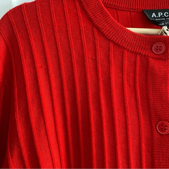 BNWT APC 🍒 cardigan 100% wool ribbed cardigan POP OF RED - Picture 4 of 5